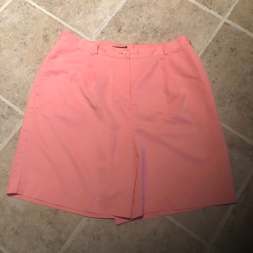Ashworth - Lady peach color shorts, Size: 14